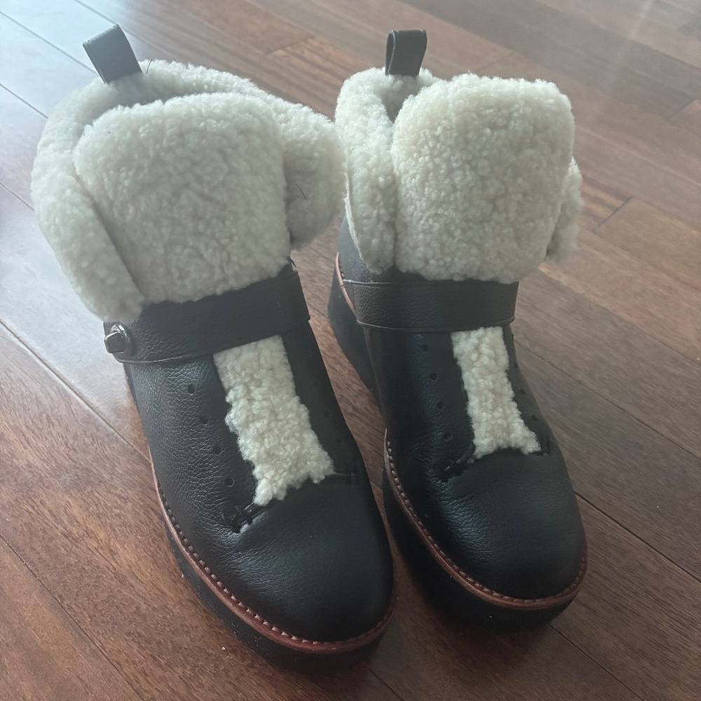 Coach City Hiker Boots With Shearling, size 9